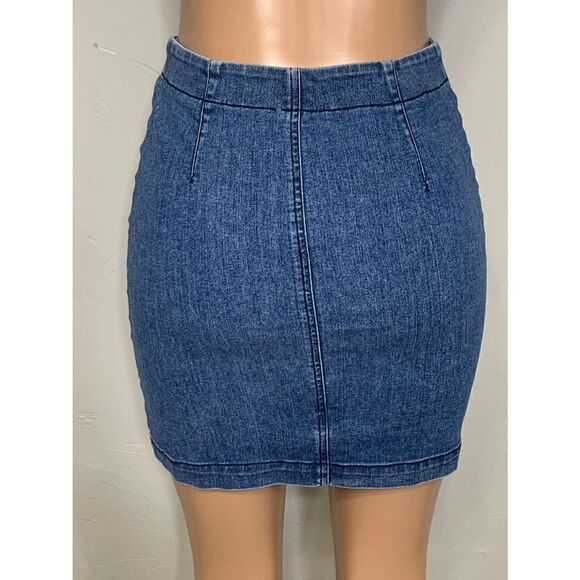 New. R.G KANE stretch patchwork denim skirt - Picture 4 of 10